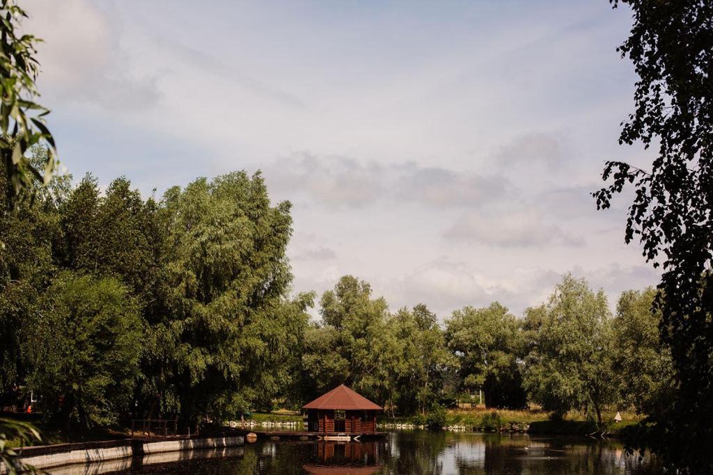 Hotel Veselyj Zajets Pirnove Exterior foto